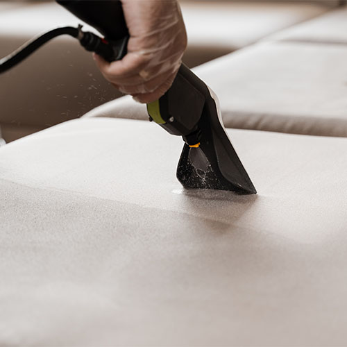 500px_0012_NETTOYAGE DE CANAPE - line-couch-after-dry-cleaning-with-washing-vacuum-cleaner-extractor-machine-domestic-cl