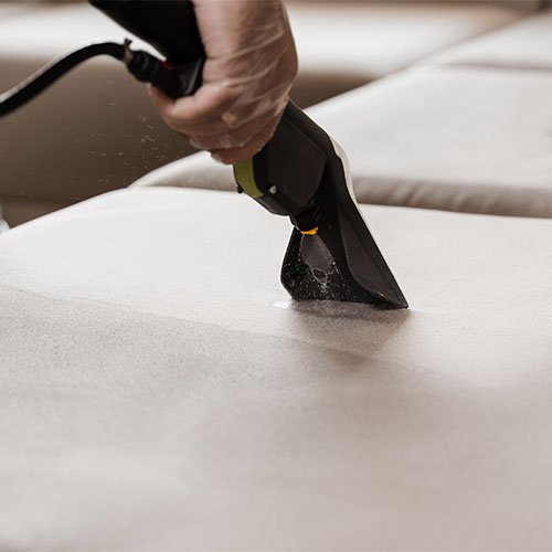 500px_0012_NETTOYAGE DE CANAPE - line-couch-after-dry-cleaning-with-washing-vacuum-cleaner-extractor-machine-domestic-cl